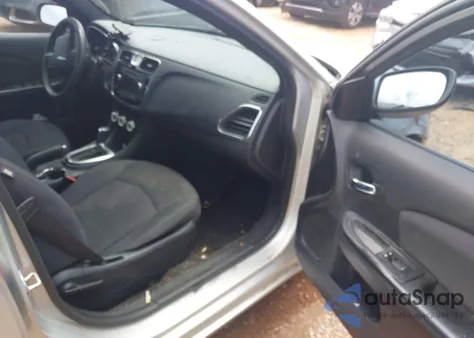 2012 Chrysler 200 Lx z USA, uszkodzony, nr VIN 1C3CCBAB6CN296069